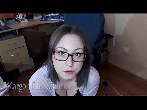 ❤️ Kynþokkafull stelpa með gleraugu sýgur dildó djúpt á myndavélinni ❌ Kynlíf hjá okkur is.zoomporno.ru ❌