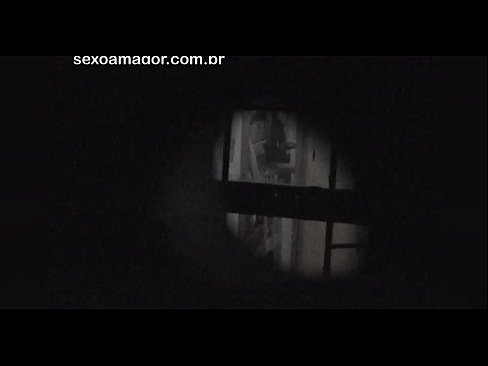 ❤️ Blondie fær leynilega myndbandsupptöku af hverfisferðamanni sem er falinn á bak við hola múrsteina ❌  Kynlíf hjá okkur is.zoomporno.ru ❌